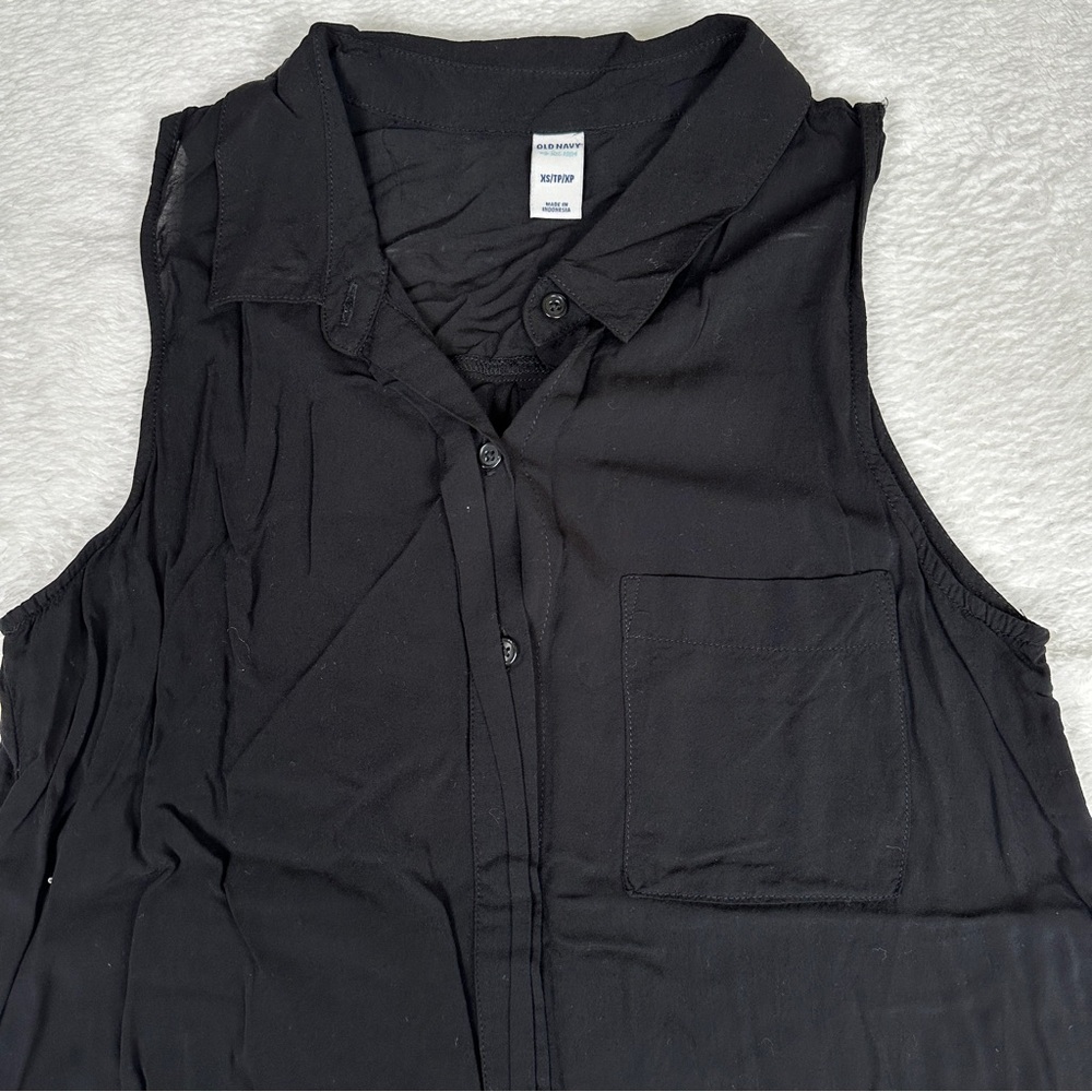 Old Navy Sleeveless Black Button Up Sheer Top Vest